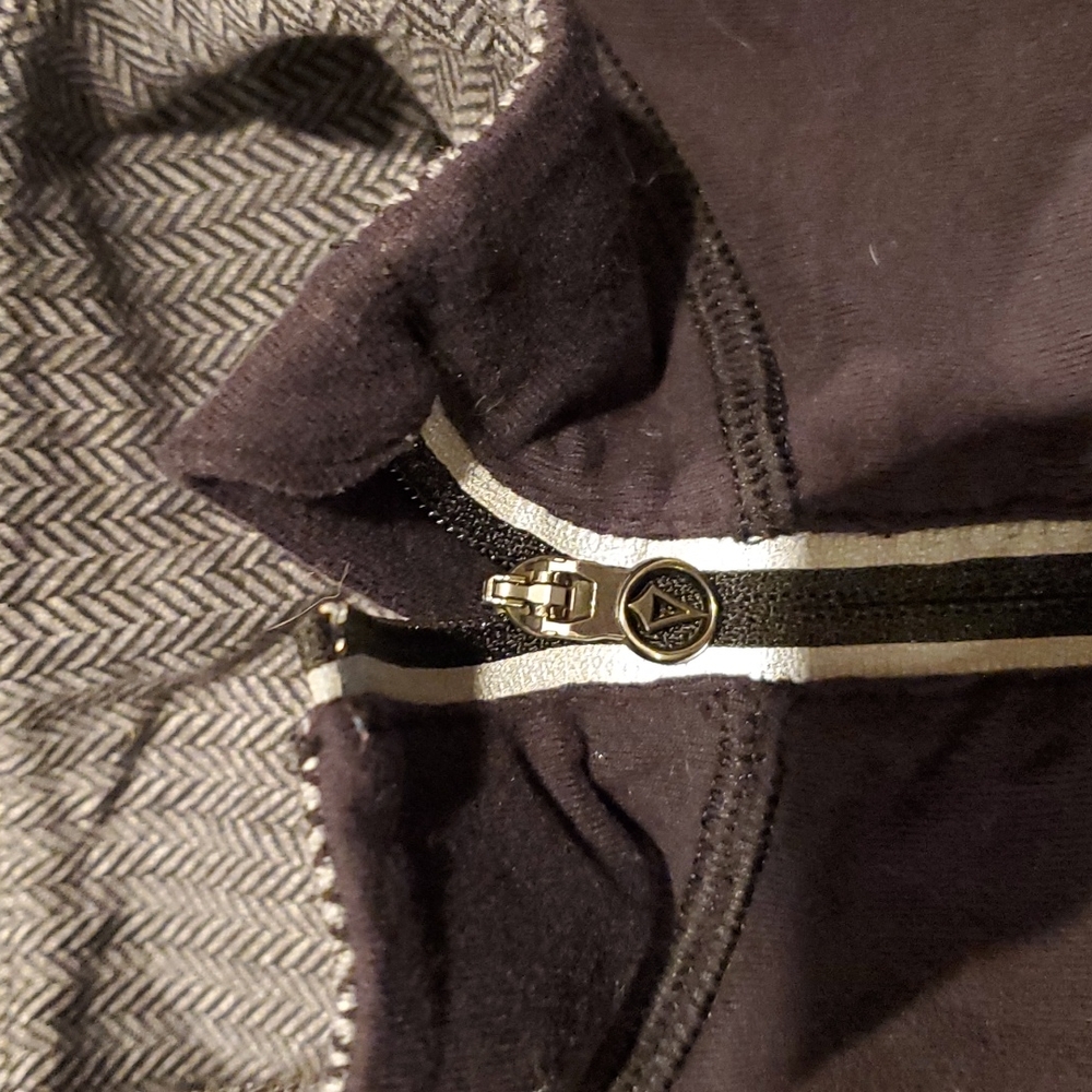 Ivivva running jacket - Picture 4 of 5